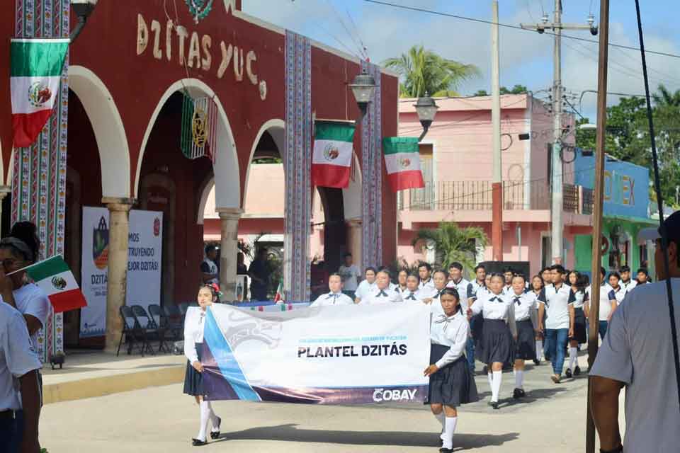 Dzitas conmemora el 214 Aniversario de la Independencia de México