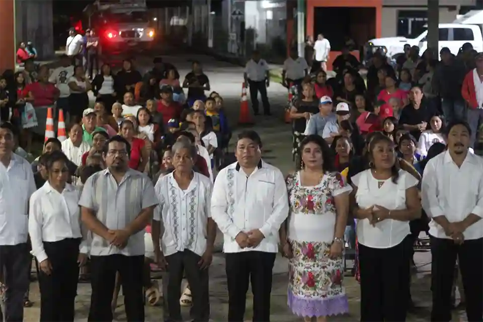 toman protesta nuevos comisarios en dzitás