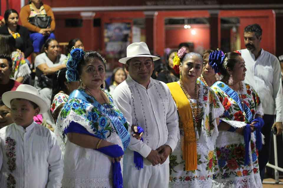 El alcalde de Dzitás acompañado por varias personalidades en la vaquería Dzitás 2025 