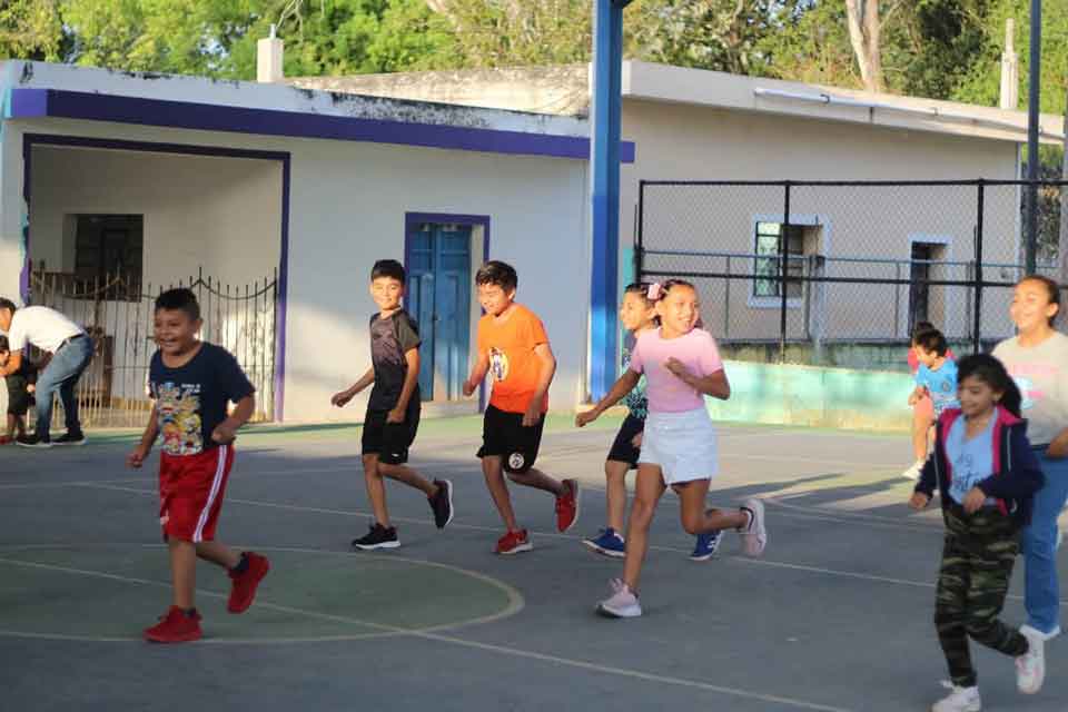basquetbol para niños de Dzitás