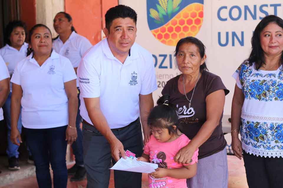 Entrega de credenciales Dzitás
