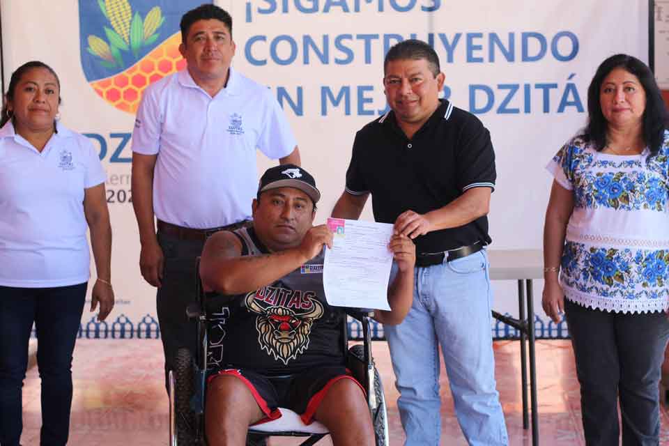 Entrega de credenciales Dzitás