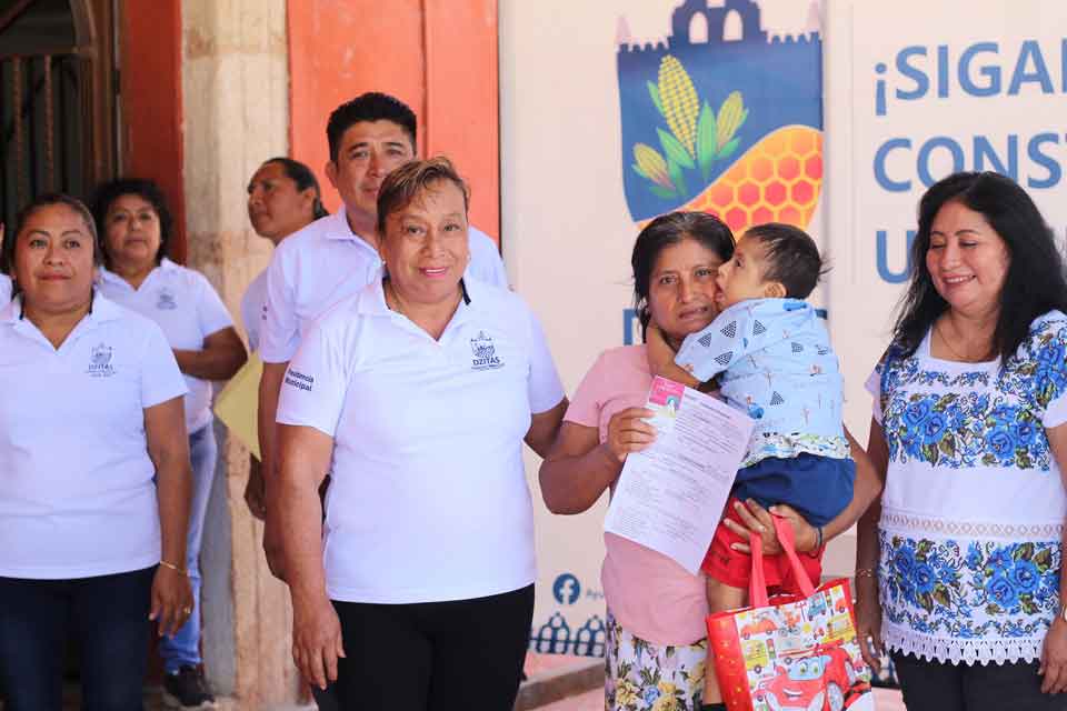 Entrega de credenciales Dzitás