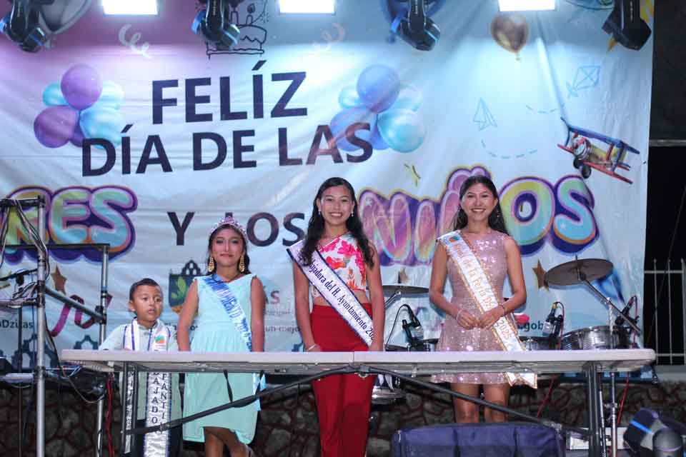 dia del niño y de la madre en Dzitás