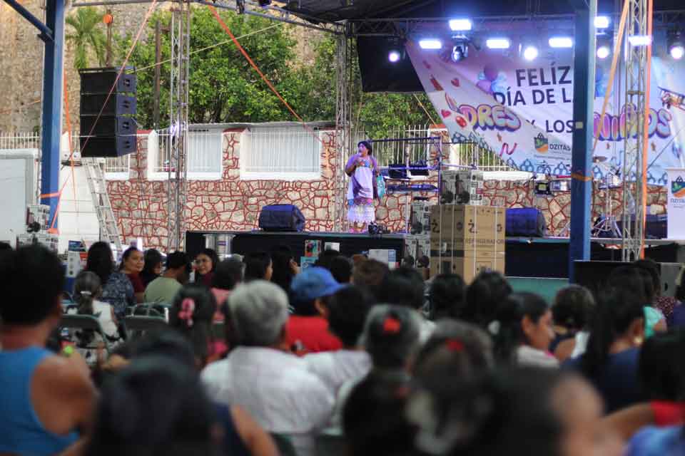 dia del niño y de la madre en Dzitás