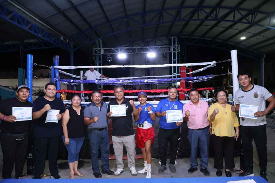 exhibicion de boxeo en dzitas