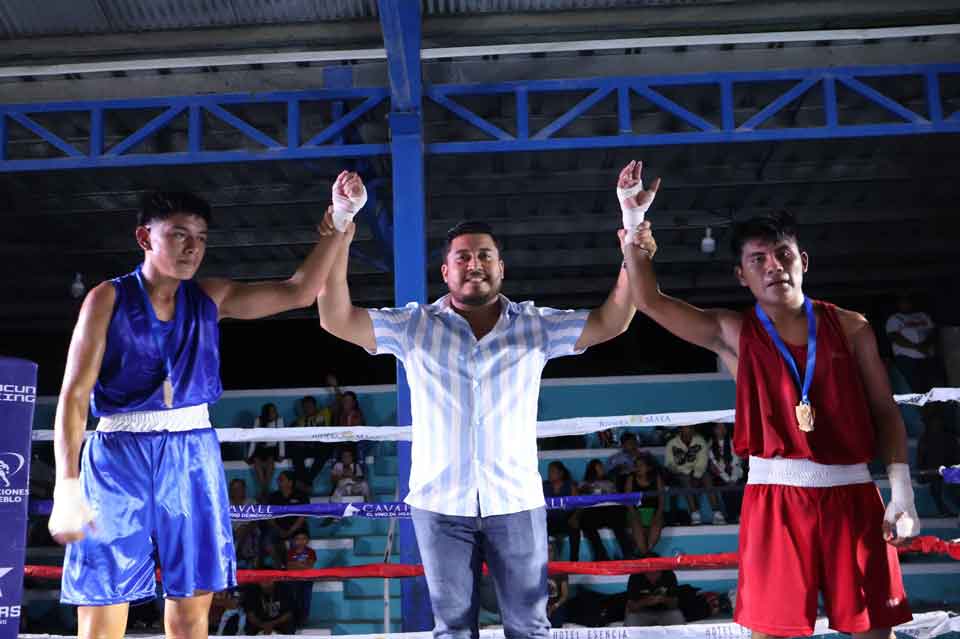 exhibicion de boxeo en dzitas
