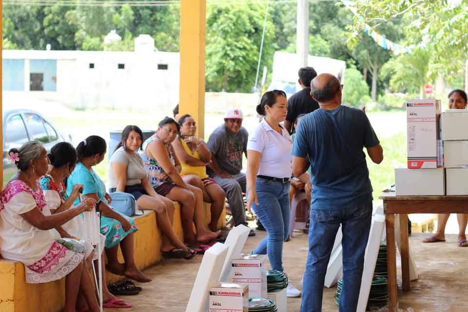 Entrega de Insumos Yaxché 9