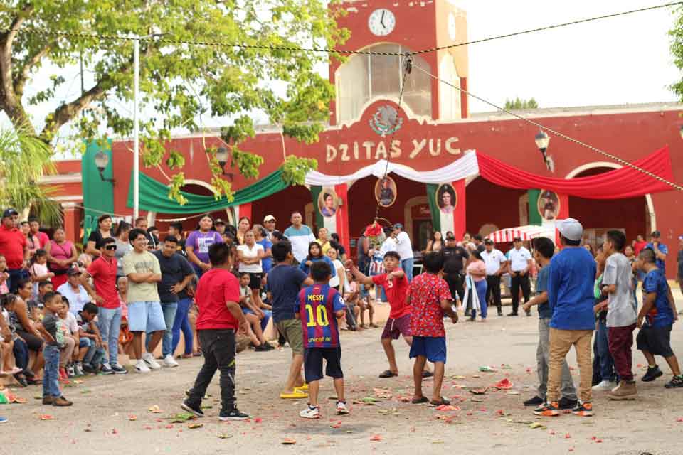 Tradiciones Fiestas Patrias Dzitás 15