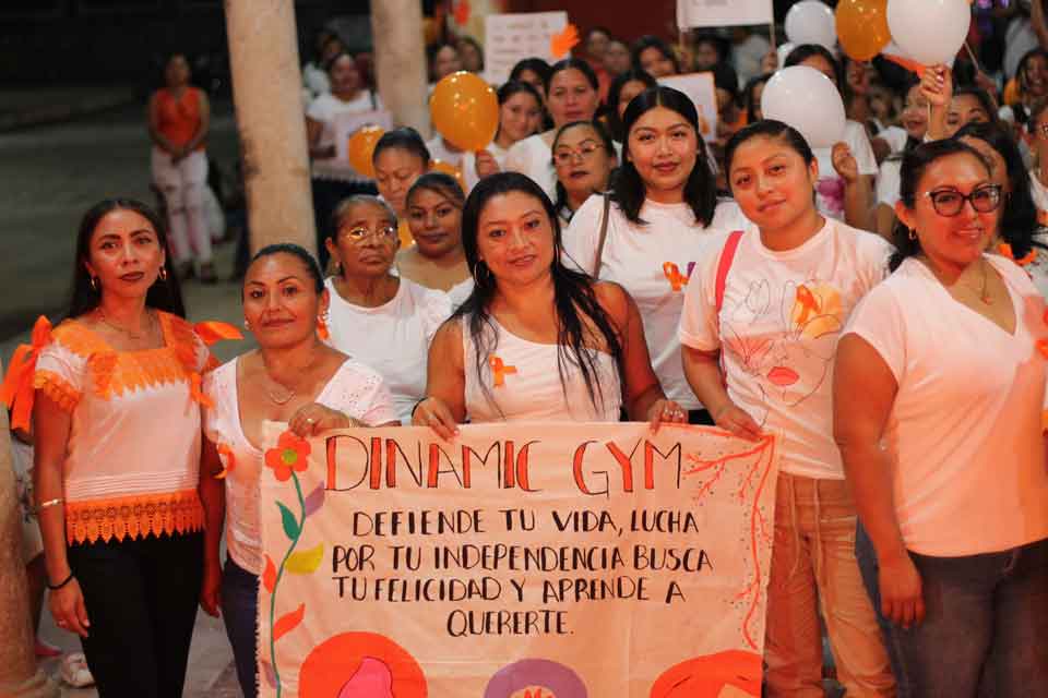 Marcha contra la violencia de la mujer en Dzitás
