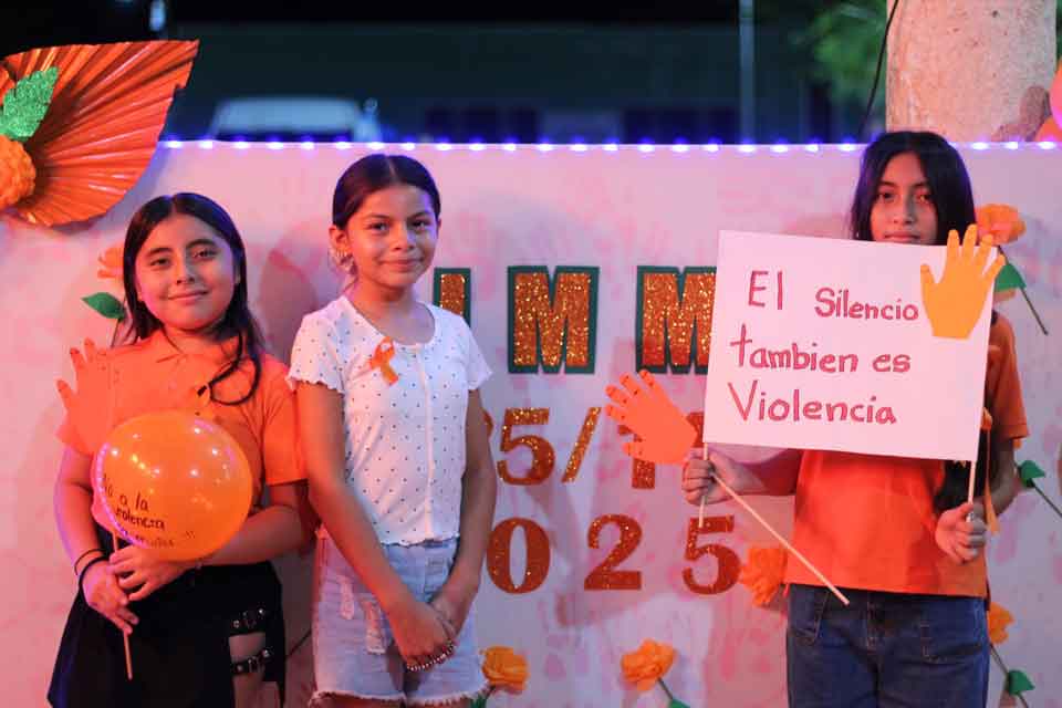 Marcha contra la violencia de la mujer en Dzitás