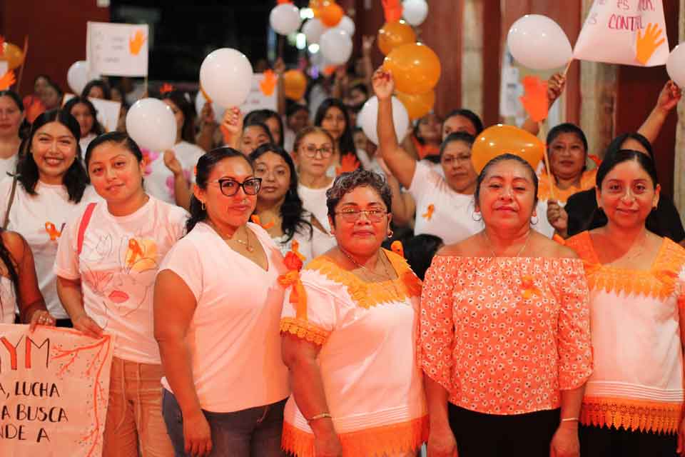 Marcha contra la violencia de la mujer en Dzitás