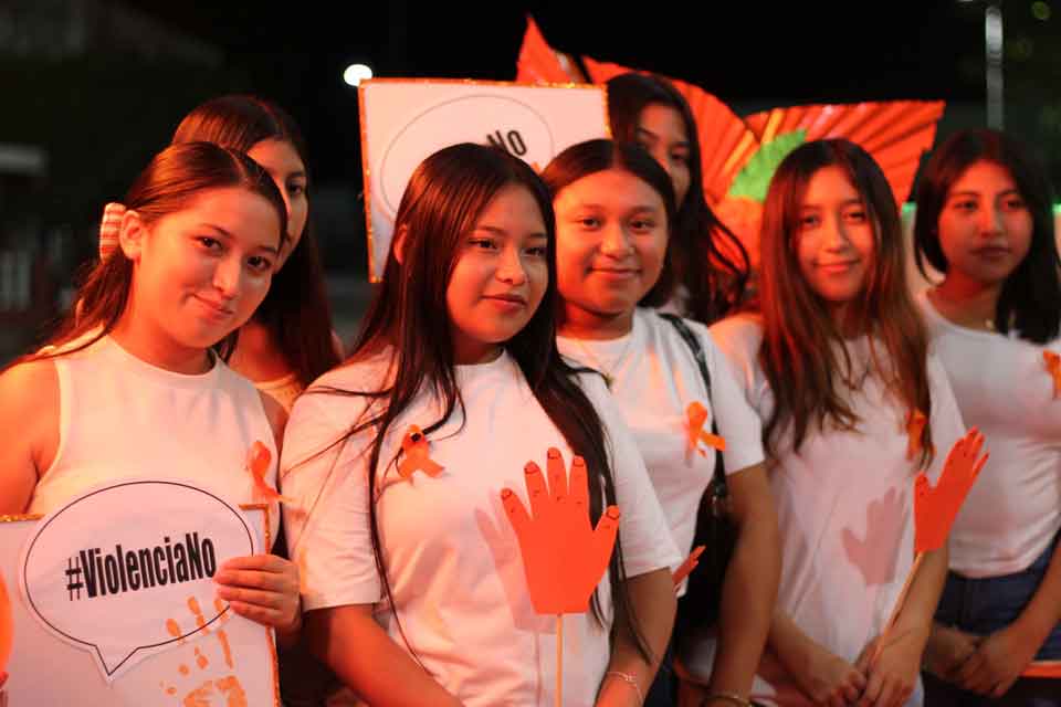 Marcha contra la violencia de la mujer en Dzitás