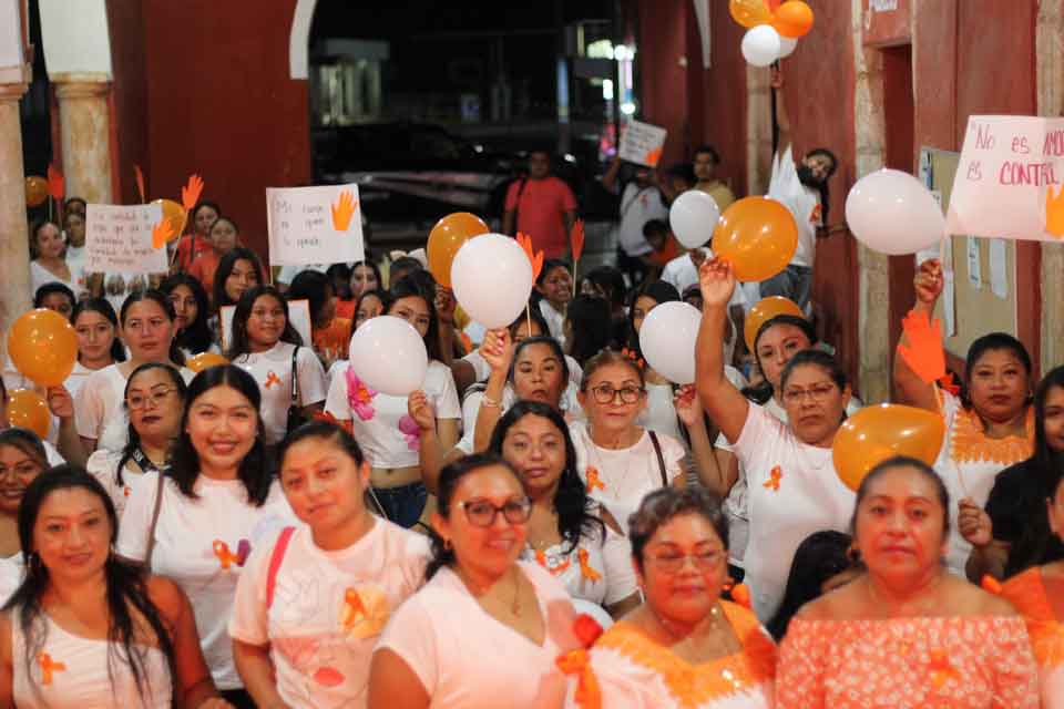 Marcha contra la violencia de la mujer en Dzitás