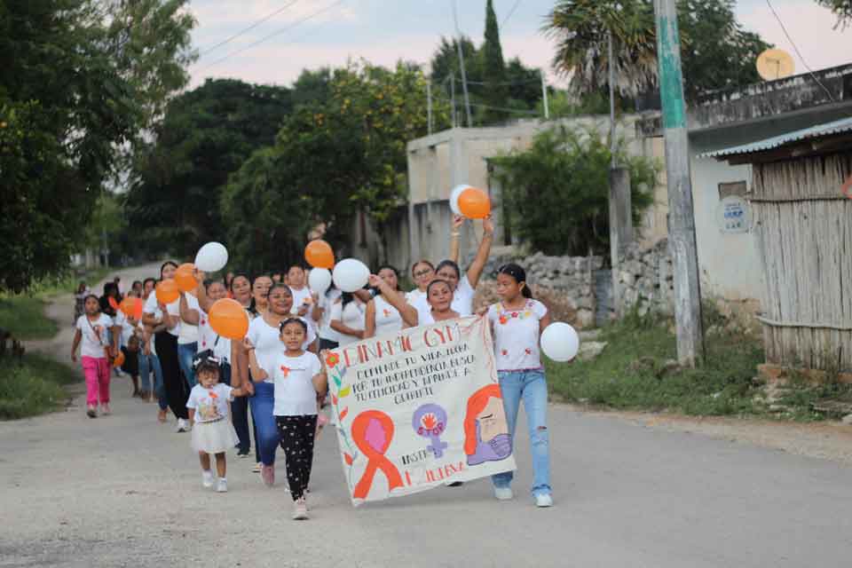 Marcha contra la violencia de la mujer en Dzitás