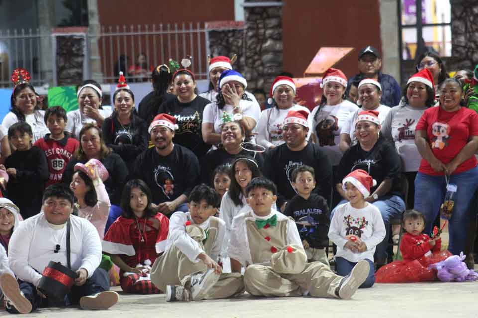 caravana navideña dzitas 2025