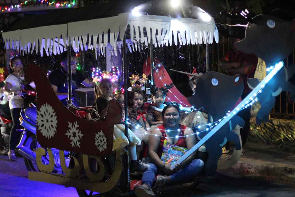 caravana navideña dzitas 2025