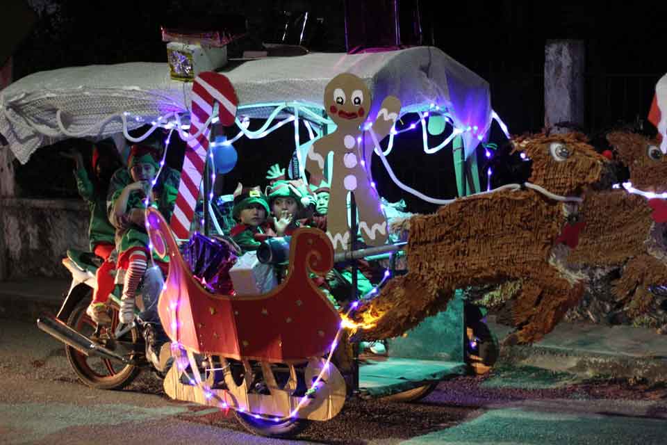 caravana navideña dzitas 2025