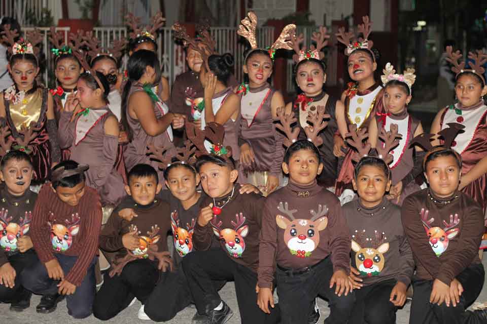 caravana navideña dzitas 2025