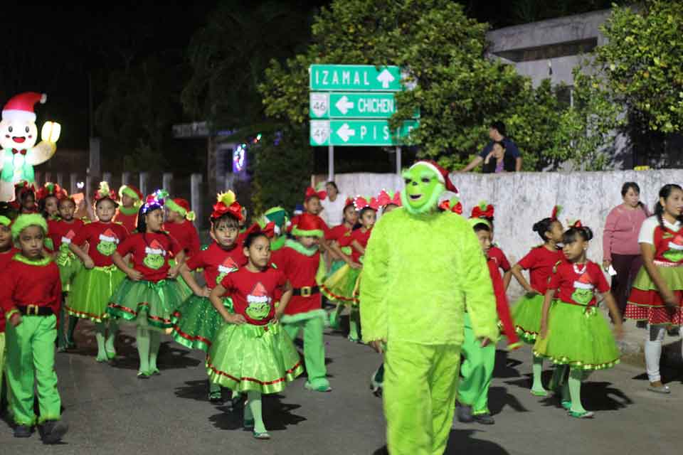 caravana navideña dzitas 2025