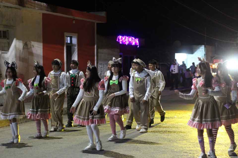 caravana navideña dzitas 2025