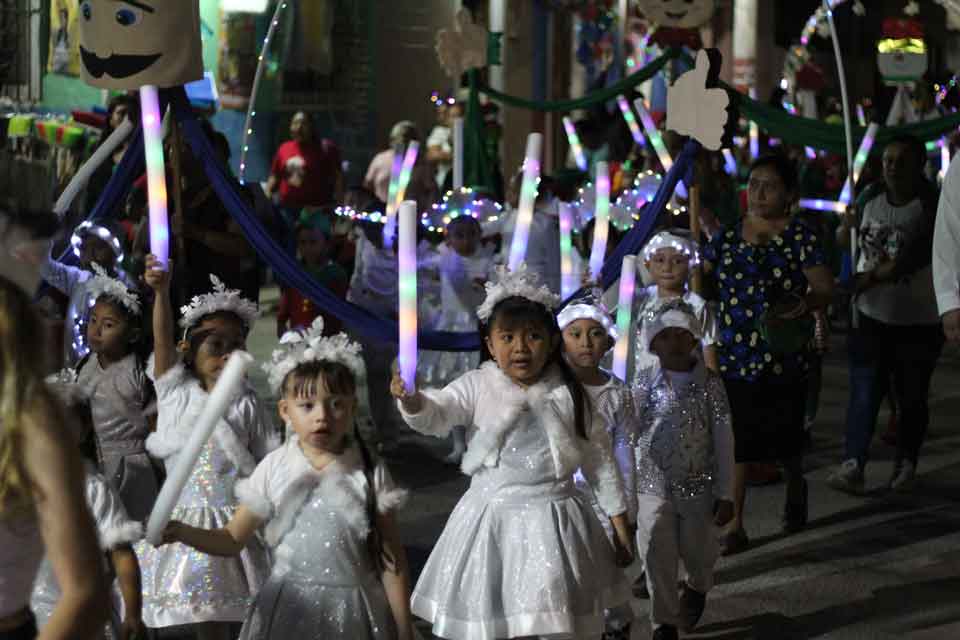 caravana navideña dzitas 2025