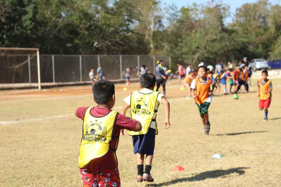 segundo dia clinica deportiva futbol dzitás