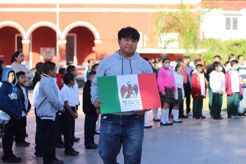 conmemoracion dia de la bandera dzitás