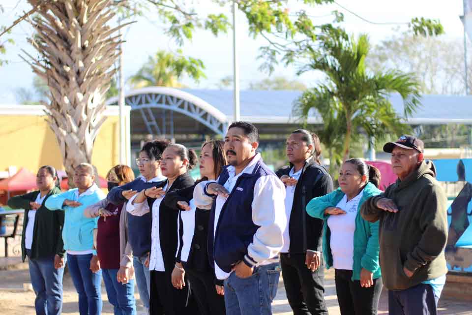conmemoracion dia de la bandera dzitás