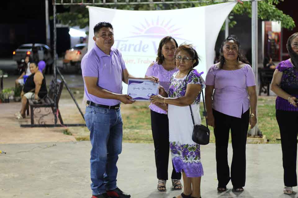 Tianguis Violeta Dzitás