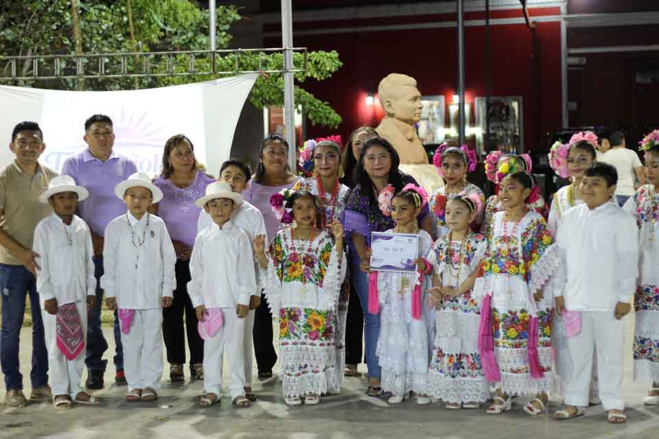 Tianguis Violeta Dzitás