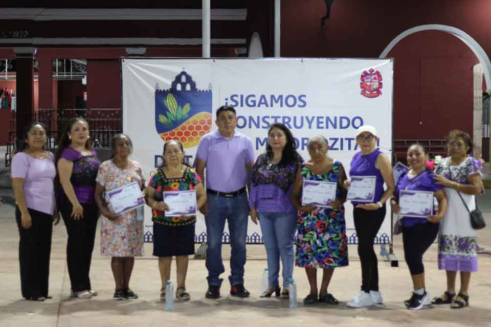 Tianguis Violeta Dzitás
