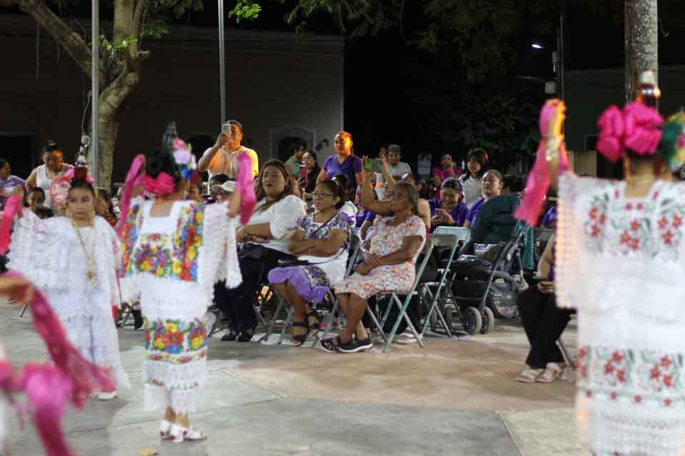 Tianguis Violeta Dzitás