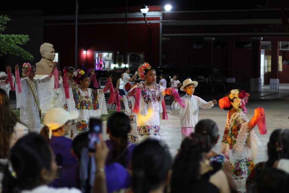 Tianguis Violeta Dzitás
