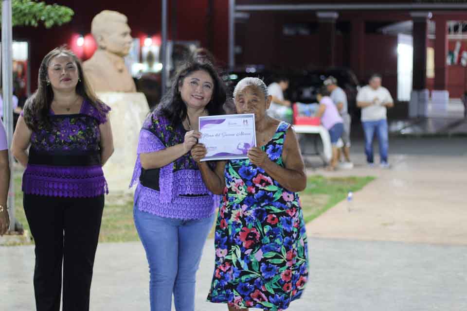 Tianguis Violeta Dzitás