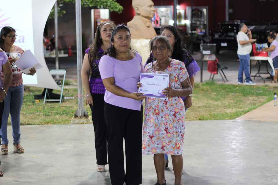Tianguis Violeta Dzitás