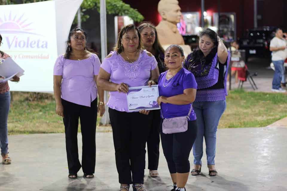 Tianguis Violeta Dzitás
