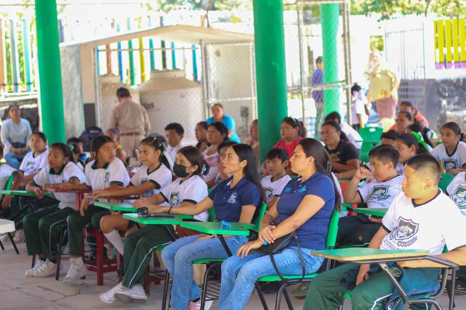 jornada de prevención contra el dengue en Dzitás

